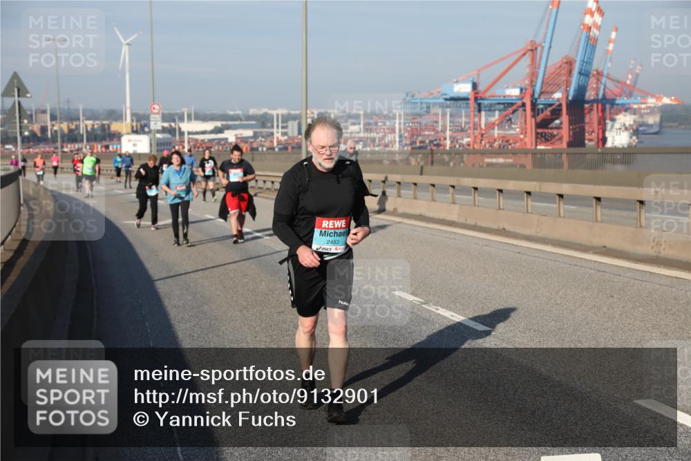 03.10.2025 - Köhlbrandbrückenlauf Yannick Fuchs http://msf.ph/oto/9132901 03.10.2025 09:05:18 Position 2 2483 meine-sportfotos.de