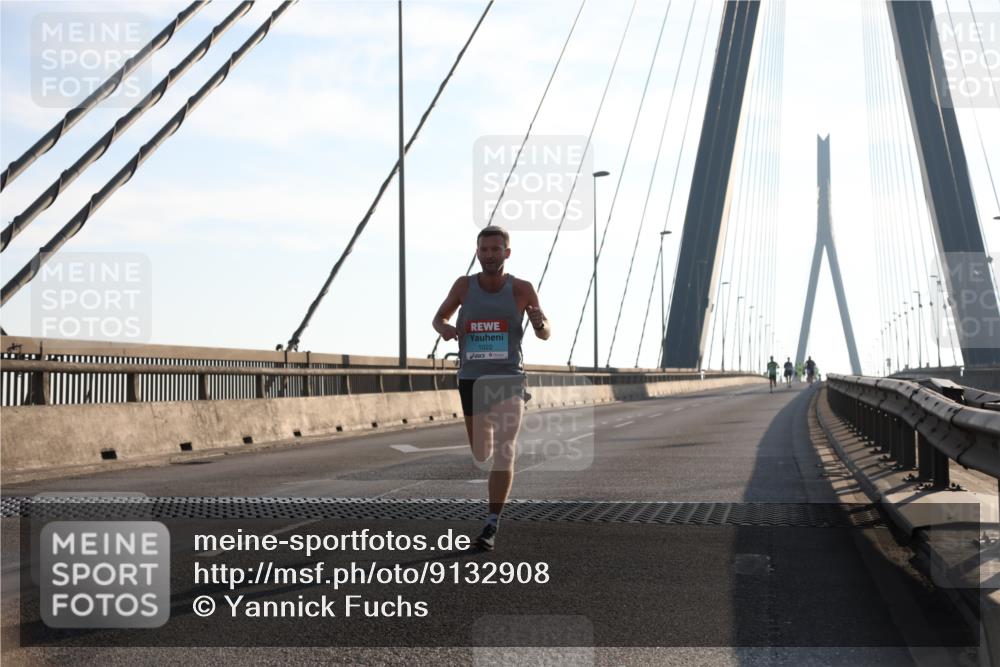 03.10.2025 - Köhlbrandbrückenlauf Yannick Fuchs http://msf.ph/oto/9132908 03.10.2025 08:19:28 Position 1 1022 meine-sportfotos.de