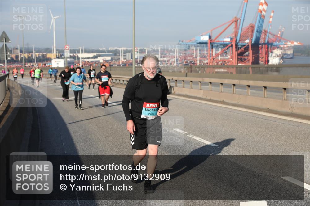 03.10.2025 - Köhlbrandbrückenlauf Yannick Fuchs http://msf.ph/oto/9132909 03.10.2025 09:05:18 Position 2 2483 meine-sportfotos.de