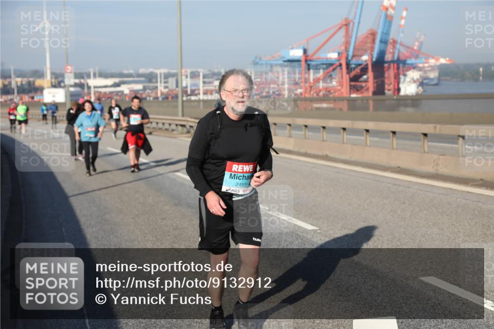 03.10.2025 - Köhlbrandbrückenlauf Yannick Fuchs http://msf.ph/oto/9132912 03.10.2025 09:05:19 Position 2 2483 meine-sportfotos.de