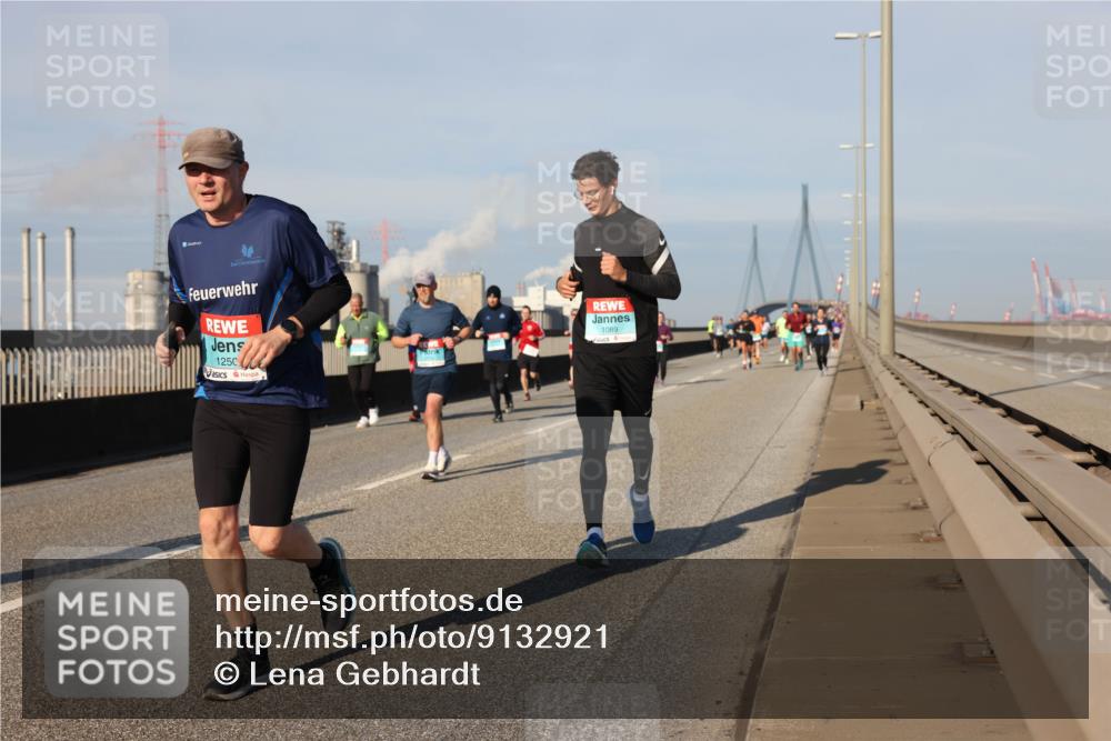 03.10.2025 - Köhlbrandbrückenlauf Lena Gebhardt http://msf.ph/oto/9132921 03.10.2025 09:50:48 Position 2 1250, 1089 meine-sportfotos.de