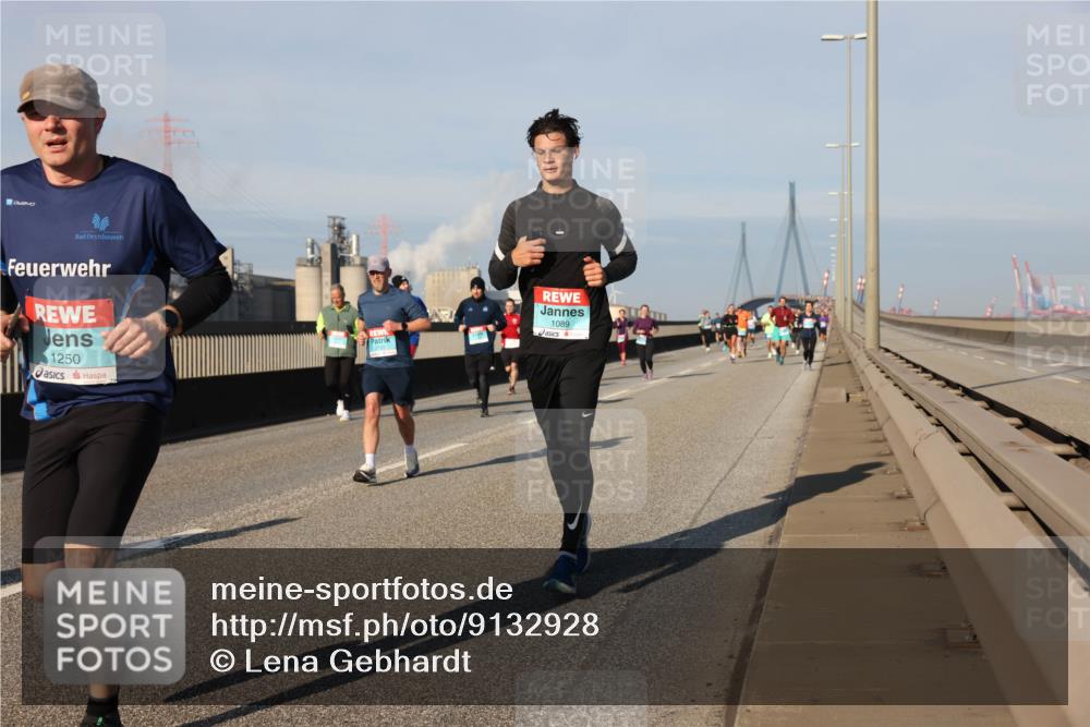 03.10.2025 - Köhlbrandbrückenlauf Lena Gebhardt http://msf.ph/oto/9132928 03.10.2025 09:50:49 Position 2 1250, 1089 meine-sportfotos.de