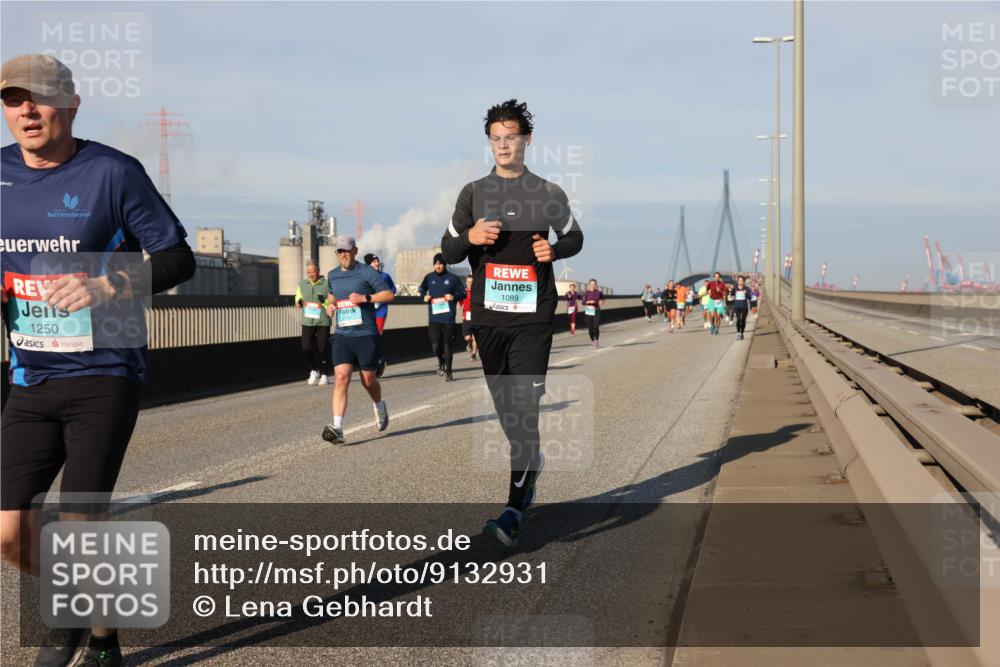 03.10.2025 - Köhlbrandbrückenlauf Lena Gebhardt http://msf.ph/oto/9132931 03.10.2025 09:50:49 Position 2 9946, 1250, 1089 meine-sportfotos.de