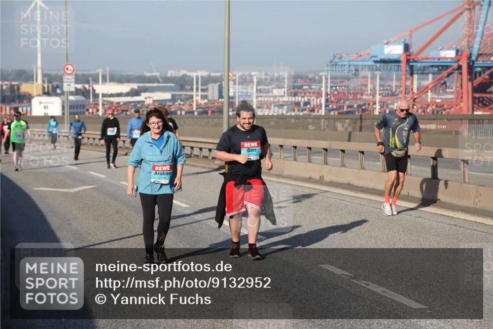 03.10.2025 - Köhlbrandbrückenlauf Yannick Fuchs http://msf.ph/oto/9132952 03.10.2025 09:05:22 Position 2 2178, 2179 meine-sportfotos.de