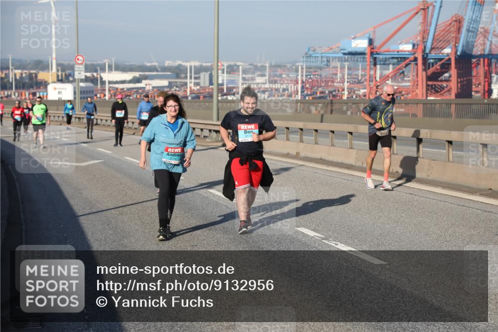 03.10.2025 - Köhlbrandbrückenlauf Yannick Fuchs http://msf.ph/oto/9132956 03.10.2025 09:05:23 Position 2 2178, 2179 meine-sportfotos.de