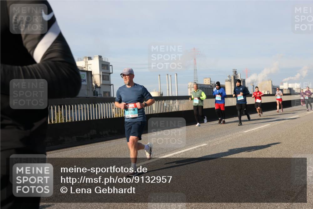 03.10.2025 - Köhlbrandbrückenlauf Lena Gebhardt http://msf.ph/oto/9132957 03.10.2025 09:50:51 Position 2 2733 meine-sportfotos.de