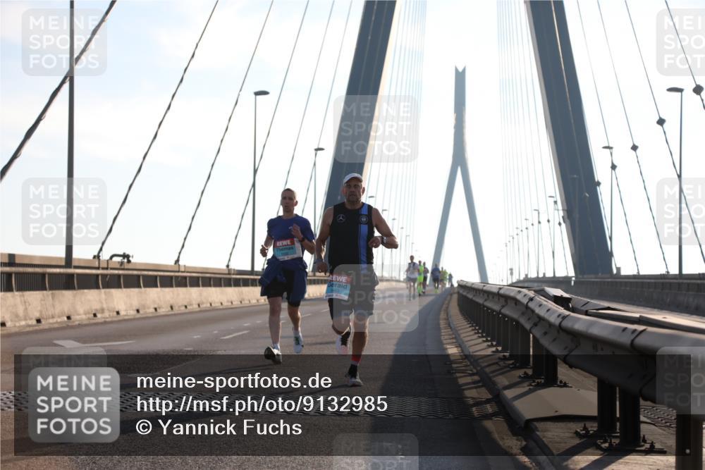 03.10.2025 - Köhlbrandbrückenlauf Yannick Fuchs http://msf.ph/oto/9132985 03.10.2025 08:19:44 Position 1  meine-sportfotos.de