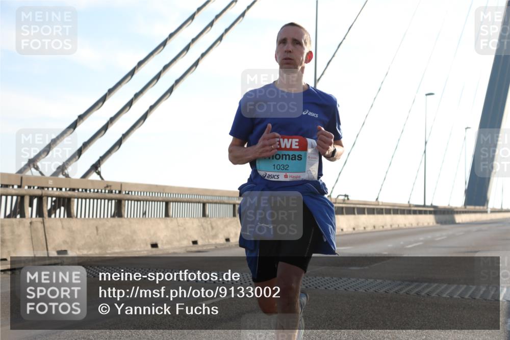 03.10.2025 - Köhlbrandbrückenlauf Yannick Fuchs http://msf.ph/oto/9133002 03.10.2025 08:19:47 Position 1 1032 meine-sportfotos.de