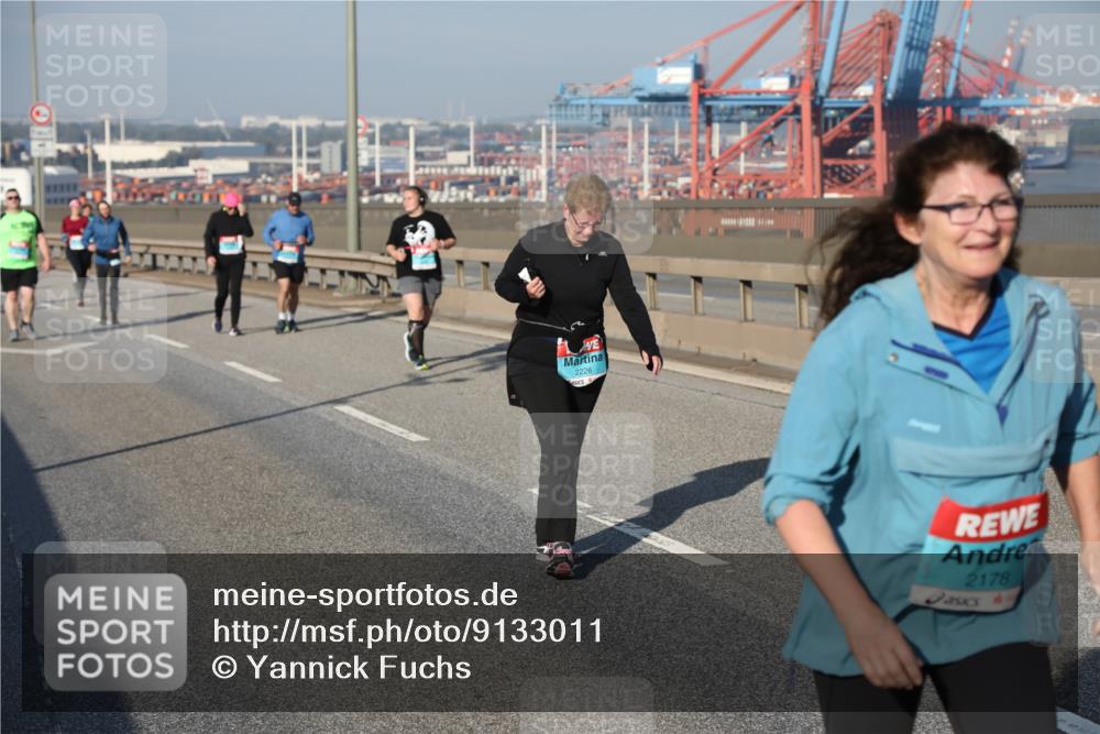 03.10.2025 - Köhlbrandbrückenlauf Yannick Fuchs http://msf.ph/oto/9133011 03.10.2025 09:05:27 Position 2 2226, 2178 meine-sportfotos.de