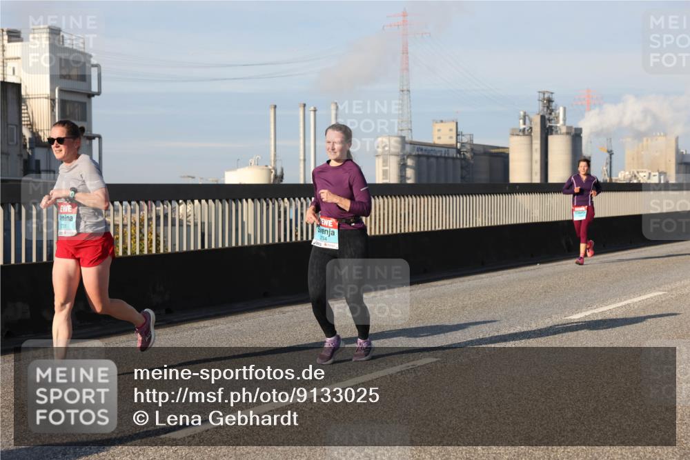 03.10.2025 - Köhlbrandbrückenlauf Lena Gebhardt http://msf.ph/oto/9133025 03.10.2025 09:50:56 Position 2  meine-sportfotos.de