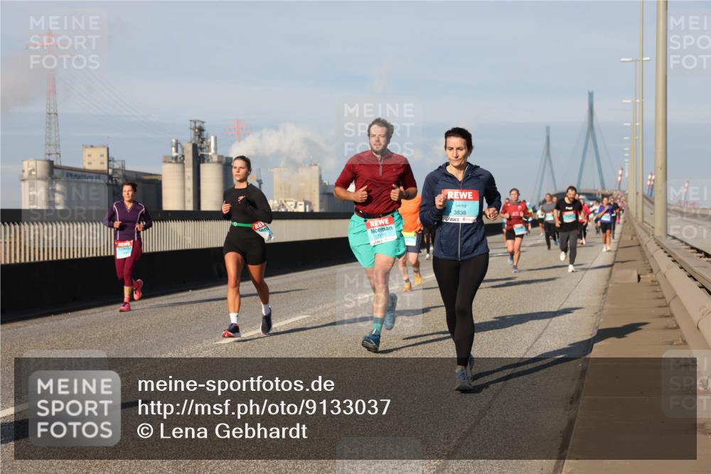 03.10.2025 - Köhlbrandbrückenlauf Lena Gebhardt http://msf.ph/oto/9133037 03.10.2025 09:50:58 Position 2 3838 meine-sportfotos.de
