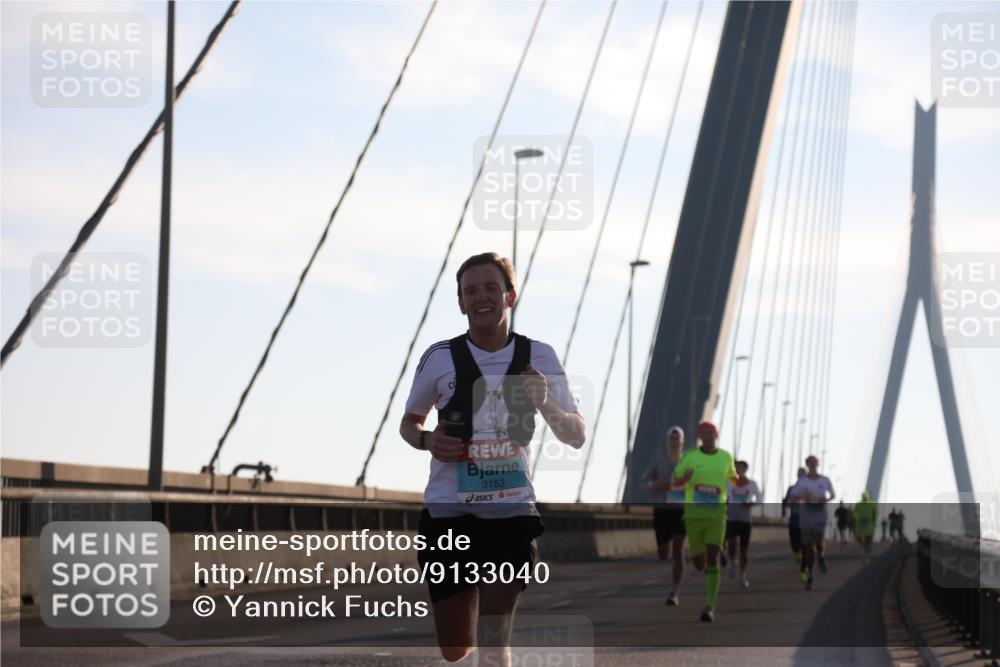 03.10.2025 - Köhlbrandbrückenlauf Yannick Fuchs http://msf.ph/oto/9133040 03.10.2025 08:19:55 Position 1 3153 meine-sportfotos.de