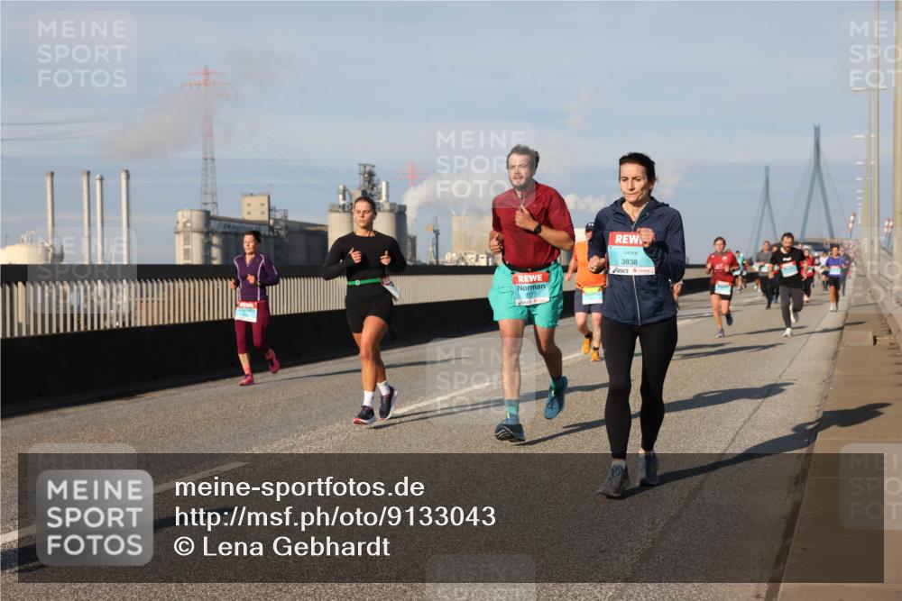 03.10.2025 - Köhlbrandbrückenlauf Lena Gebhardt http://msf.ph/oto/9133043 03.10.2025 09:50:58 Position 2 3177, 3838 meine-sportfotos.de