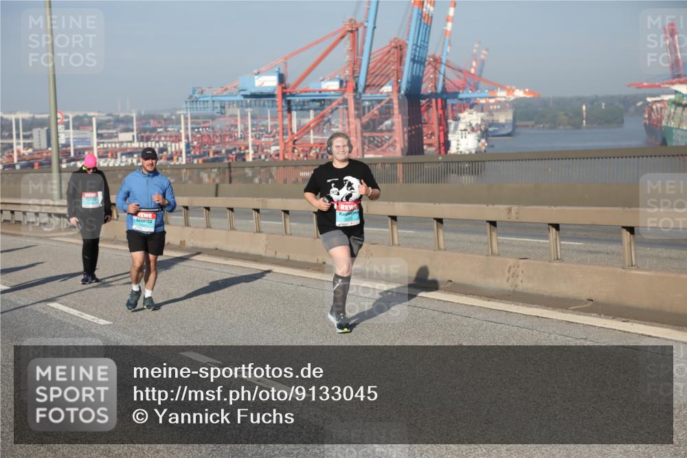 03.10.2025 - Köhlbrandbrückenlauf Yannick Fuchs http://msf.ph/oto/9133045 03.10.2025 09:05:32 Position 2 3370 meine-sportfotos.de