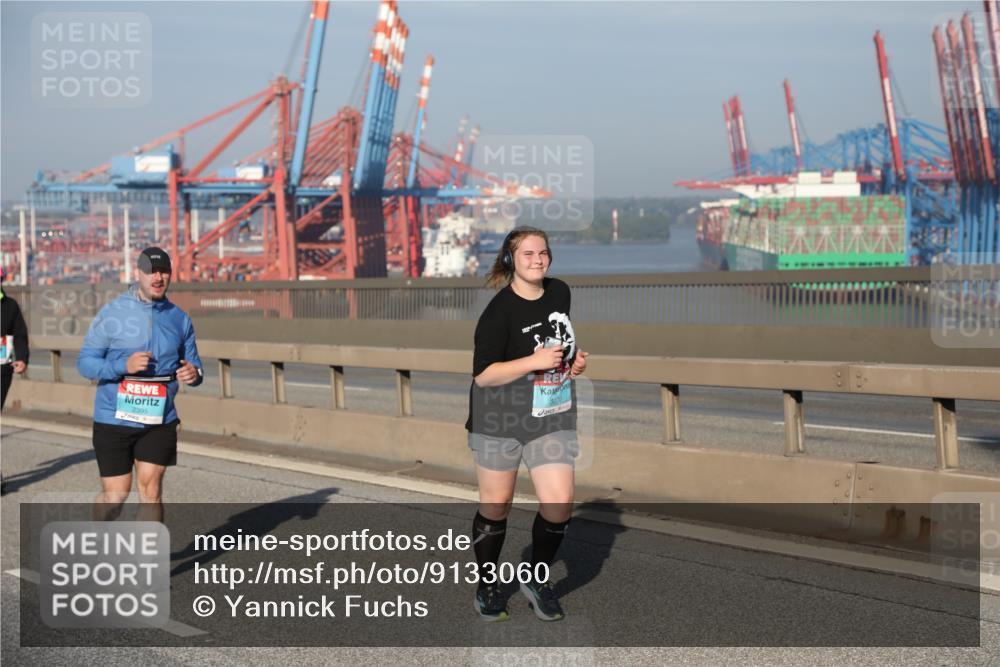 03.10.2025 - Köhlbrandbrückenlauf Yannick Fuchs http://msf.ph/oto/9133060 03.10.2025 09:05:34 Position 2 2395, 3370 meine-sportfotos.de