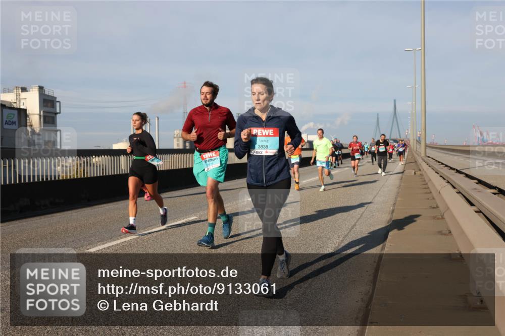 03.10.2025 - Köhlbrandbrückenlauf Lena Gebhardt http://msf.ph/oto/9133061 03.10.2025 09:50:59 Position 2 0177, 3838 meine-sportfotos.de