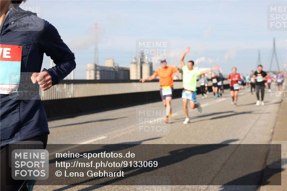 03.10.2025 - Köhlbrandbrückenlauf Lena Gebhardt http://msf.ph/oto/9133069 03.10.2025 09:51:00 Position 2  meine-sportfotos.de