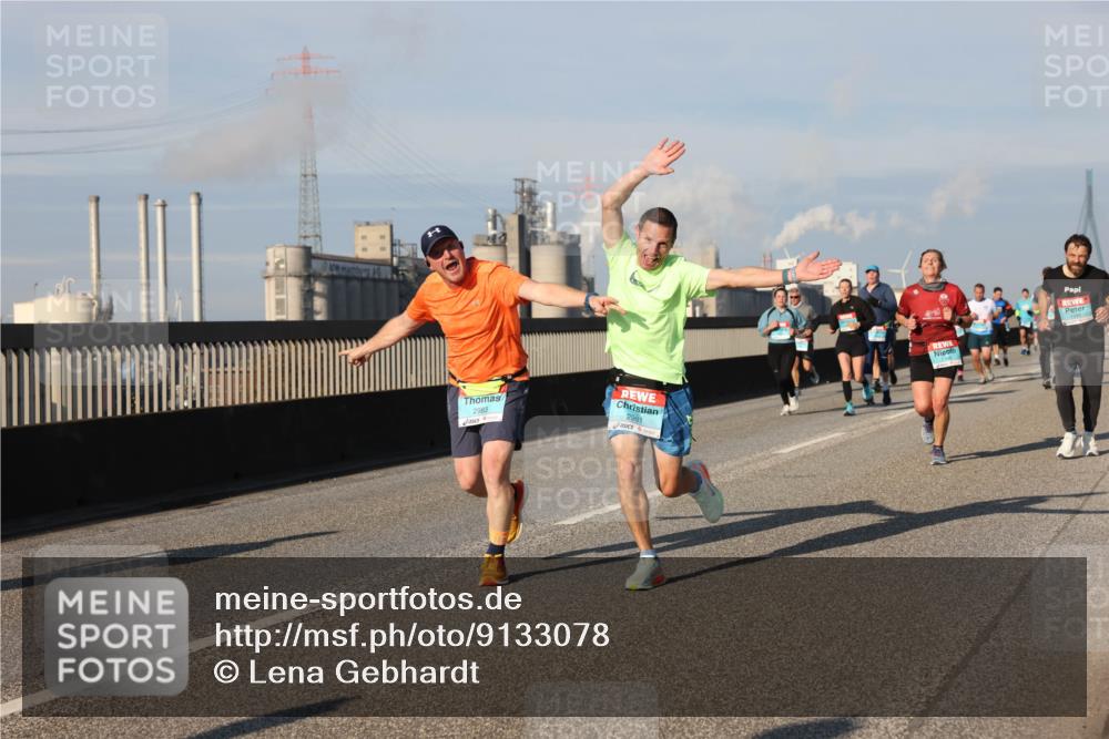 03.10.2025 - Köhlbrandbrückenlauf Lena Gebhardt http://msf.ph/oto/9133078 03.10.2025 09:51:00 Position 2 2983, 2981 meine-sportfotos.de