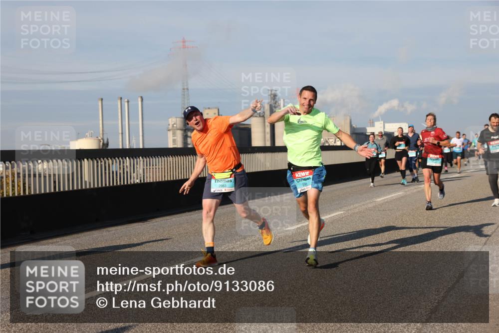 03.10.2025 - Köhlbrandbrückenlauf Lena Gebhardt http://msf.ph/oto/9133086 03.10.2025 09:51:01 Position 2 2983, 296 meine-sportfotos.de