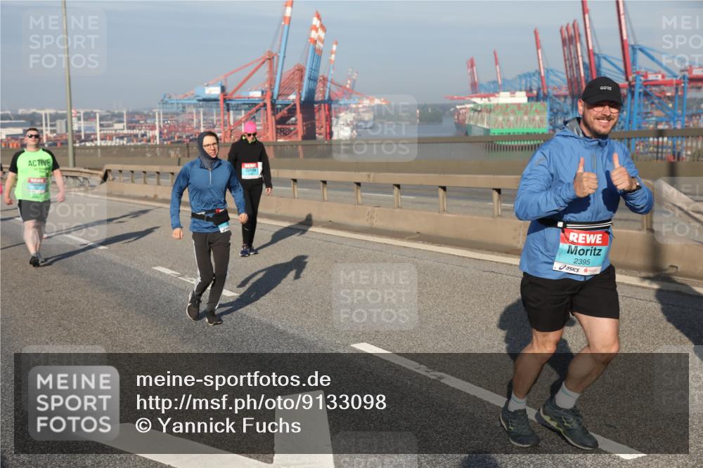 03.10.2025 - Köhlbrandbrückenlauf Yannick Fuchs http://msf.ph/oto/9133098 03.10.2025 09:05:37 Position 2 2395 meine-sportfotos.de