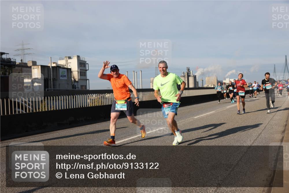 03.10.2025 - Köhlbrandbrückenlauf Lena Gebhardt http://msf.ph/oto/9133122 03.10.2025 09:51:01 Position 2 2983 meine-sportfotos.de