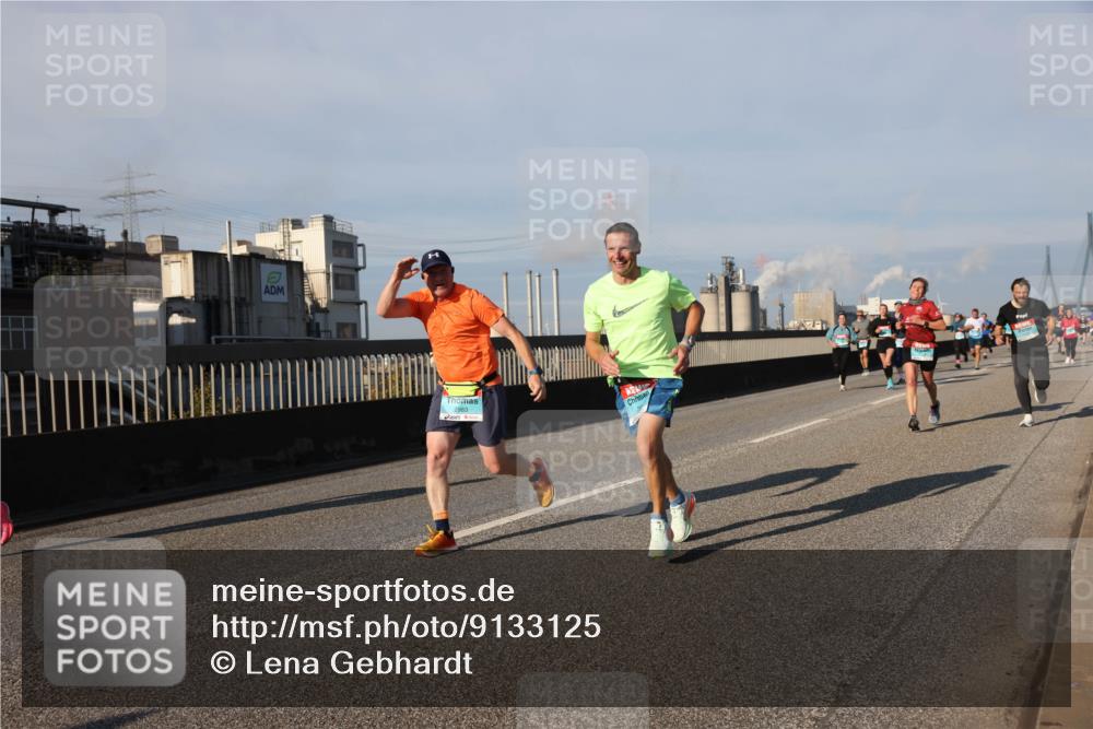 03.10.2025 - Köhlbrandbrückenlauf Lena Gebhardt http://msf.ph/oto/9133125 03.10.2025 09:51:01 Position 2  meine-sportfotos.de