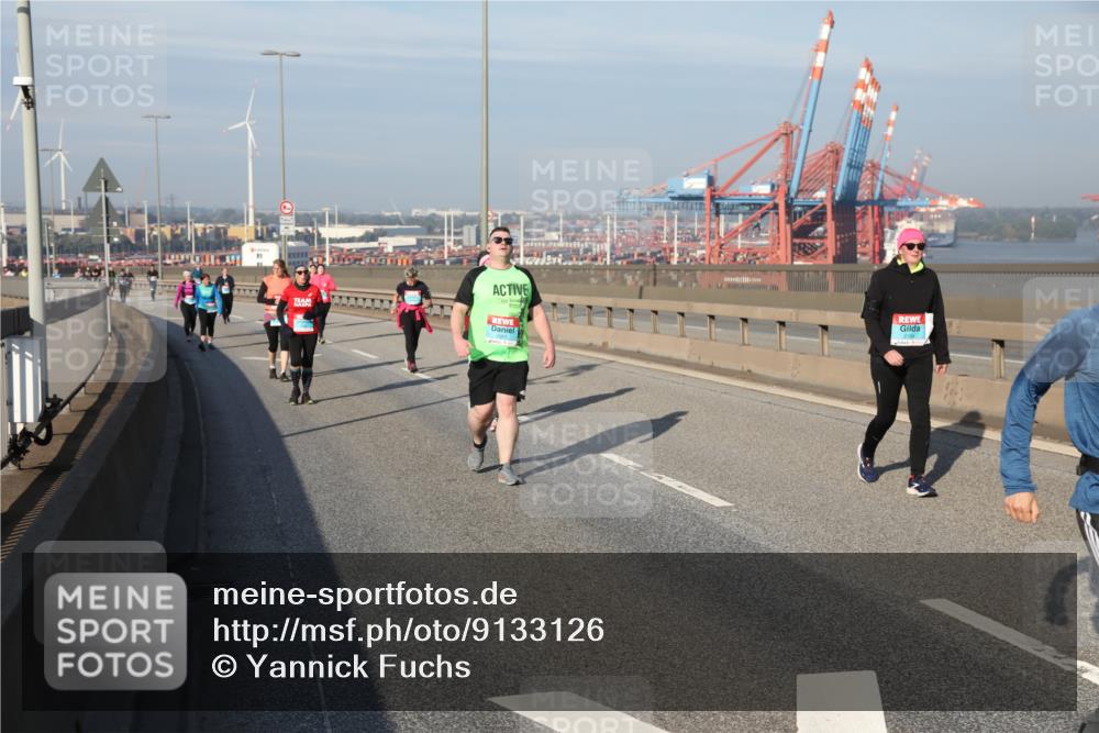 03.10.2025 - Köhlbrandbrückenlauf Yannick Fuchs http://msf.ph/oto/9133126 03.10.2025 09:05:39 Position 2 2394 meine-sportfotos.de