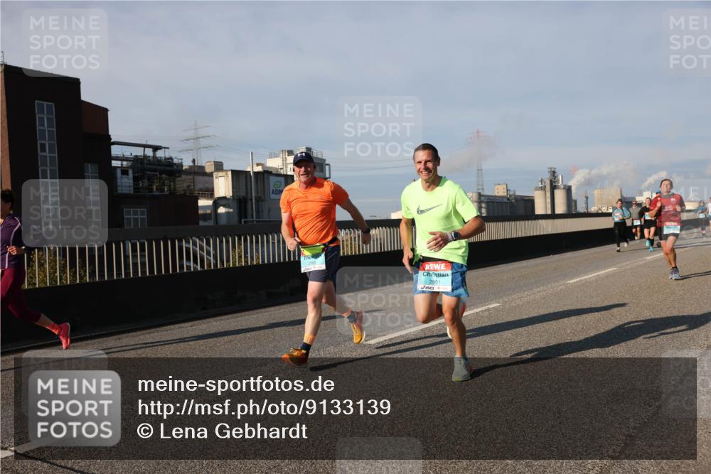 03.10.2025 - Köhlbrandbrückenlauf Lena Gebhardt http://msf.ph/oto/9133139 03.10.2025 09:51:02 Position 2 2981 meine-sportfotos.de