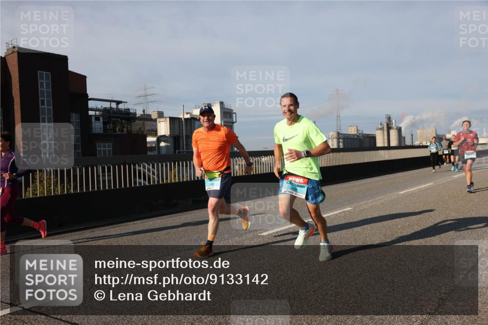 03.10.2025 - Köhlbrandbrückenlauf Lena Gebhardt http://msf.ph/oto/9133142 03.10.2025 09:51:02 Position 2  meine-sportfotos.de