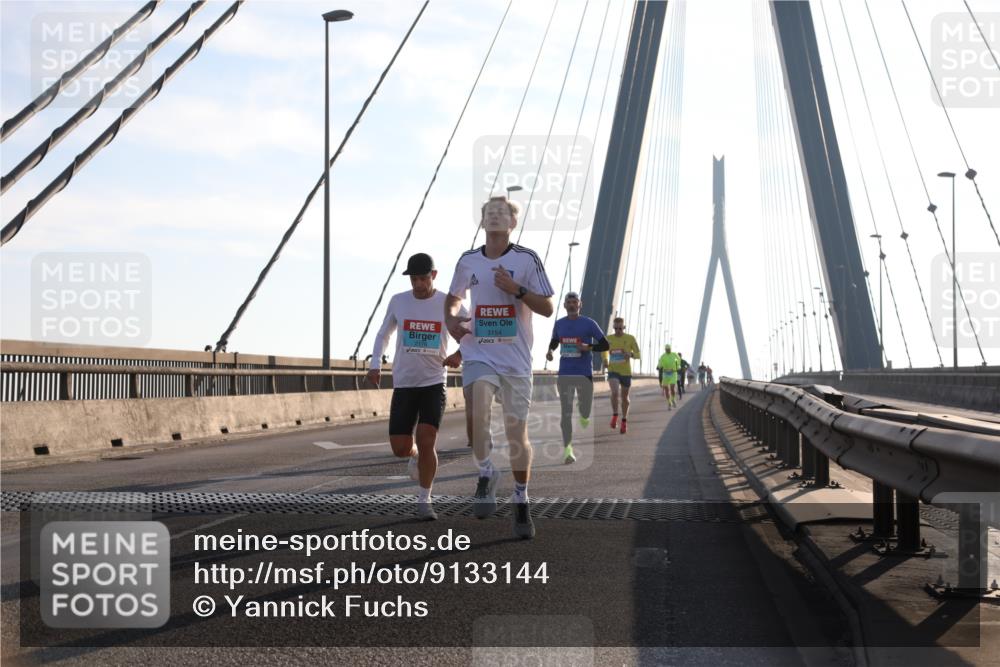 03.10.2025 - Köhlbrandbrückenlauf Yannick Fuchs http://msf.ph/oto/9133144 03.10.2025 08:20:01 Position 1 2176, 3154 meine-sportfotos.de