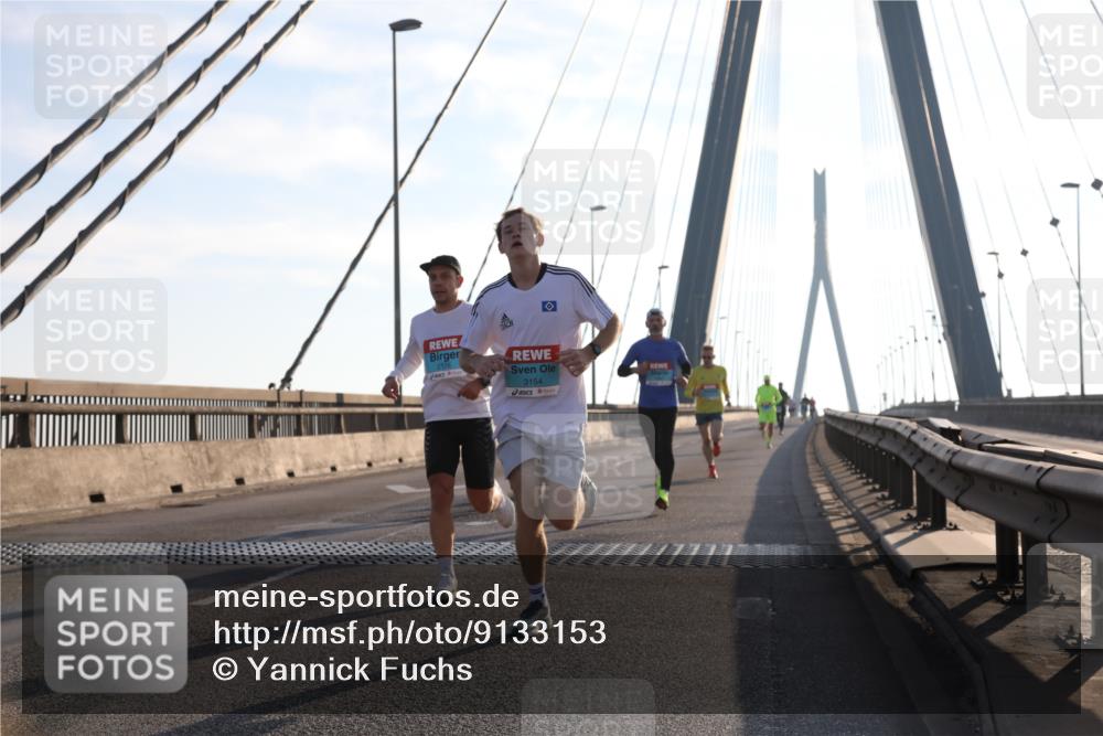 03.10.2025 - Köhlbrandbrückenlauf Yannick Fuchs http://msf.ph/oto/9133153 03.10.2025 08:20:02 Position 1 2176, 3154 meine-sportfotos.de