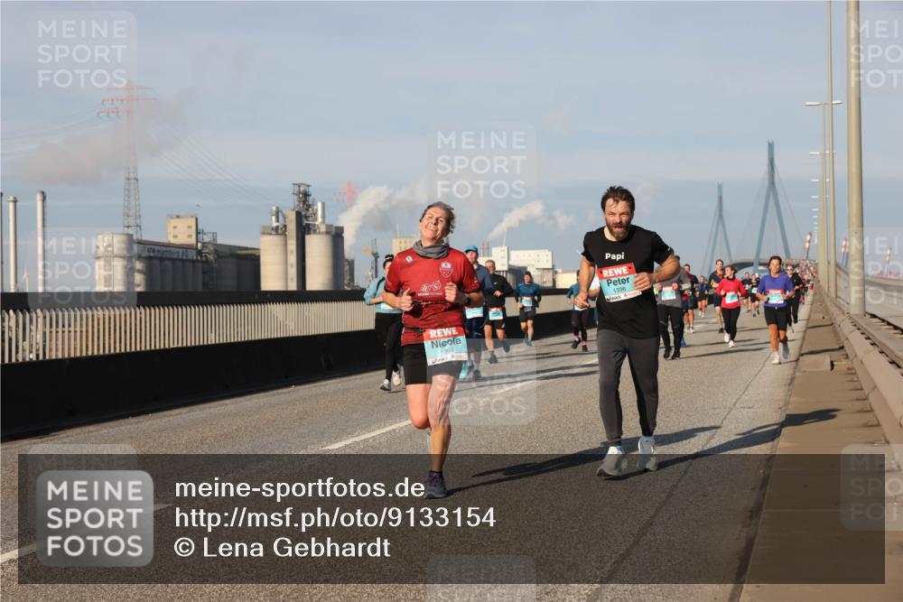 03.10.2025 - Köhlbrandbrückenlauf Lena Gebhardt http://msf.ph/oto/9133154 03.10.2025 09:51:03 Position 2 1363, 1336 meine-sportfotos.de