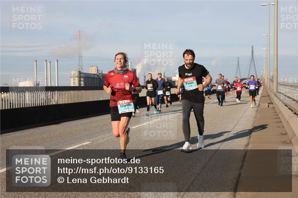 03.10.2025 - Köhlbrandbrückenlauf Lena Gebhardt http://msf.ph/oto/9133165 03.10.2025 09:51:03 Position 2 1363, 1336 meine-sportfotos.de