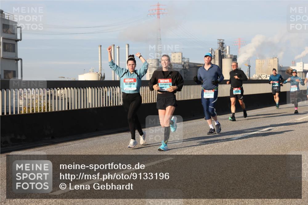 03.10.2025 - Köhlbrandbrückenlauf Lena Gebhardt http://msf.ph/oto/9133196 03.10.2025 09:51:05 Position 2 3362 meine-sportfotos.de