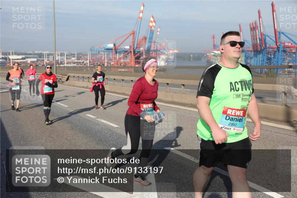 03.10.2025 - Köhlbrandbrückenlauf Yannick Fuchs http://msf.ph/oto/9133197 03.10.2025 09:05:44 Position 2 284, 2992 meine-sportfotos.de
