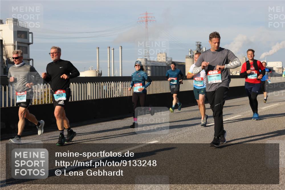 03.10.2025 - Köhlbrandbrückenlauf Lena Gebhardt http://msf.ph/oto/9133248 03.10.2025 09:51:08 Position 2 1172 meine-sportfotos.de