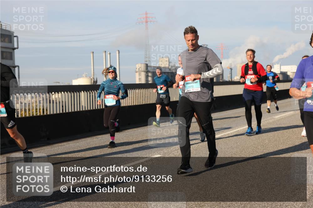 03.10.2025 - Köhlbrandbrückenlauf Lena Gebhardt http://msf.ph/oto/9133256 03.10.2025 09:51:08 Position 2 1172 meine-sportfotos.de