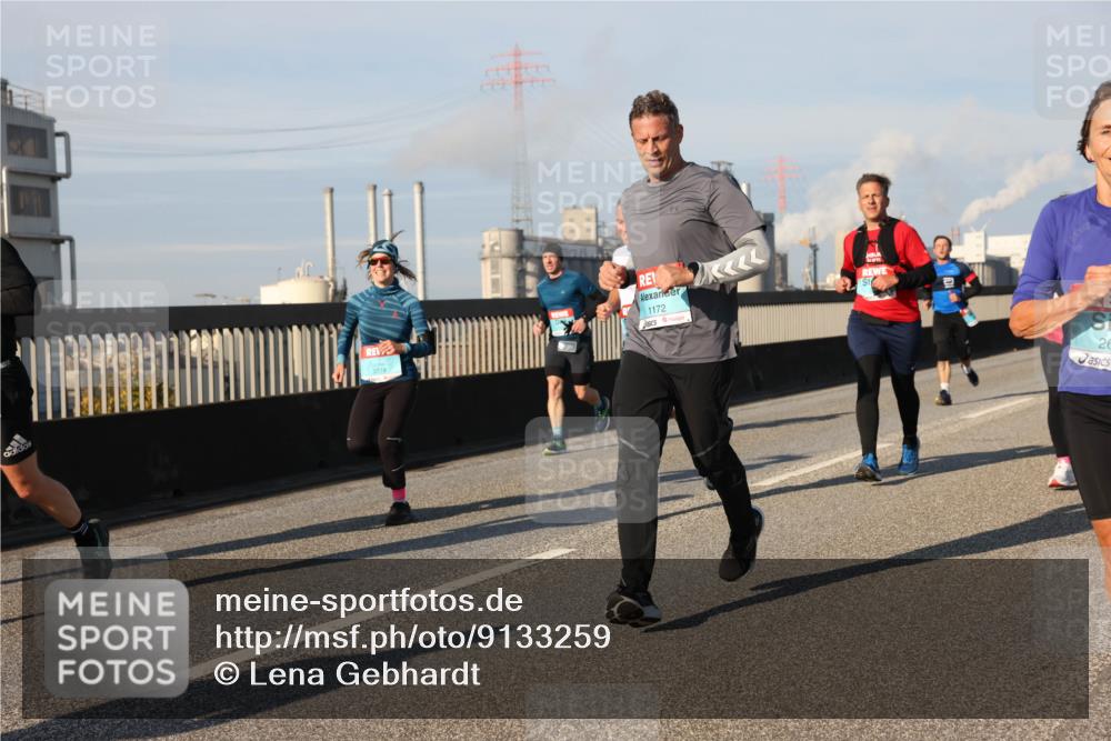 03.10.2025 - Köhlbrandbrückenlauf Lena Gebhardt http://msf.ph/oto/9133259 03.10.2025 09:51:08 Position 2 3778, 1172, 26 meine-sportfotos.de