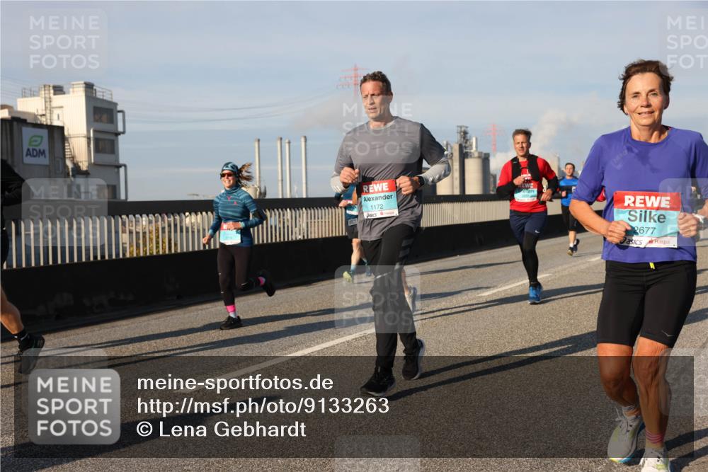 03.10.2025 - Köhlbrandbrückenlauf Lena Gebhardt http://msf.ph/oto/9133263 03.10.2025 09:51:09 Position 2 1172, 2677 meine-sportfotos.de
