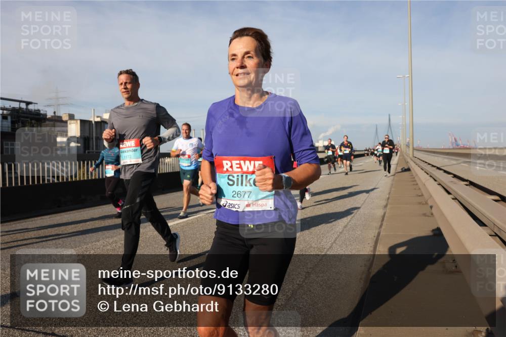03.10.2025 - Köhlbrandbrückenlauf Lena Gebhardt http://msf.ph/oto/9133280 03.10.2025 09:51:10 Position 2 1172, 2677 meine-sportfotos.de