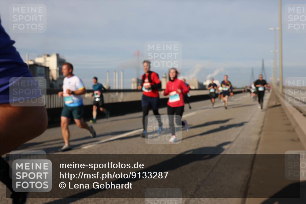 03.10.2025 - Köhlbrandbrückenlauf Lena Gebhardt http://msf.ph/oto/9133287 03.10.2025 09:51:10 Position 2  meine-sportfotos.de