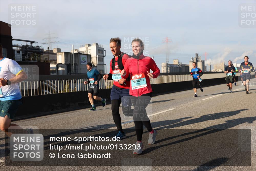 03.10.2025 - Köhlbrandbrückenlauf Lena Gebhardt http://msf.ph/oto/9133293 03.10.2025 09:51:11 Position 2 3272, 1716 meine-sportfotos.de