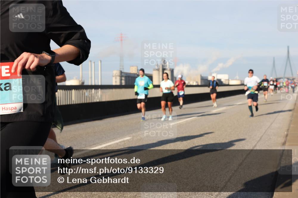 03.10.2025 - Köhlbrandbrückenlauf Lena Gebhardt http://msf.ph/oto/9133329 03.10.2025 09:51:14 Position 2  meine-sportfotos.de
