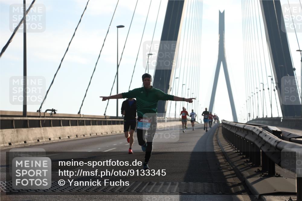 03.10.2025 - Köhlbrandbrückenlauf Yannick Fuchs http://msf.ph/oto/9133345 03.10.2025 08:20:11 Position 1 1187 meine-sportfotos.de