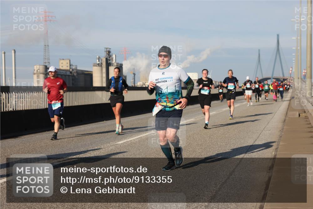 03.10.2025 - Köhlbrandbrückenlauf Lena Gebhardt http://msf.ph/oto/9133355 03.10.2025 09:51:16 Position 2  meine-sportfotos.de