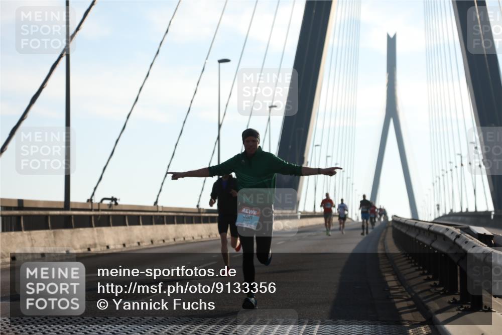 03.10.2025 - Köhlbrandbrückenlauf Yannick Fuchs http://msf.ph/oto/9133356 03.10.2025 08:20:11 Position 1 1187 meine-sportfotos.de