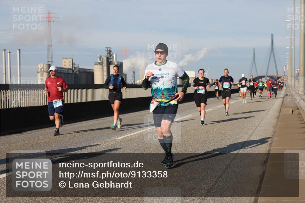03.10.2025 - Köhlbrandbrückenlauf Lena Gebhardt http://msf.ph/oto/9133358 03.10.2025 09:51:16 Position 2  meine-sportfotos.de