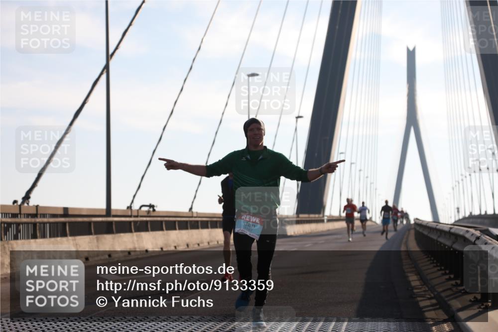 03.10.2025 - Köhlbrandbrückenlauf Yannick Fuchs http://msf.ph/oto/9133359 03.10.2025 08:20:12 Position 1 1187 meine-sportfotos.de