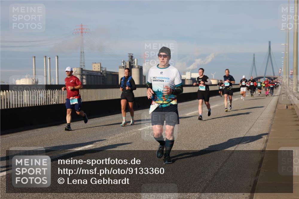 03.10.2025 - Köhlbrandbrückenlauf Lena Gebhardt http://msf.ph/oto/9133360 03.10.2025 09:51:17 Position 2  meine-sportfotos.de