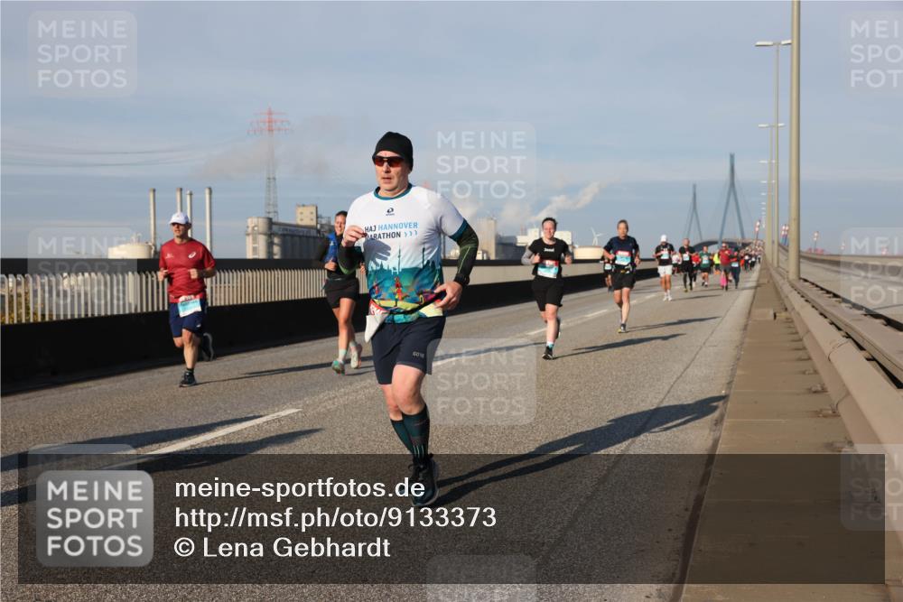 03.10.2025 - Köhlbrandbrückenlauf Lena Gebhardt http://msf.ph/oto/9133373 03.10.2025 09:51:17 Position 2  meine-sportfotos.de